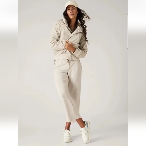 Athleta Pants - Athleta Seasoft Midrise Straight Crop In Abalone. EUC. #982929